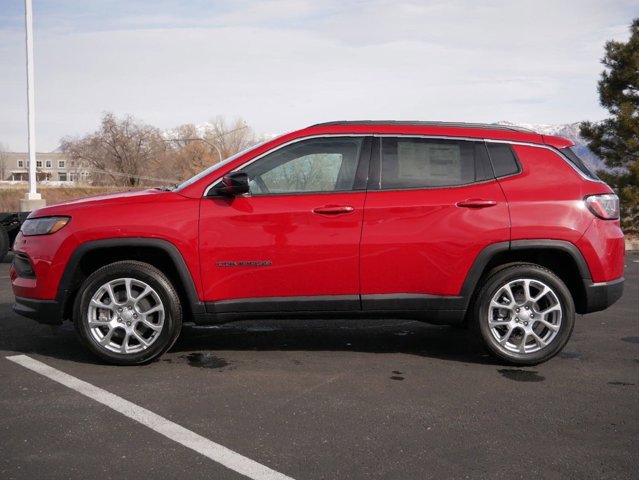 2024 Jeep Compass Latitude Lux