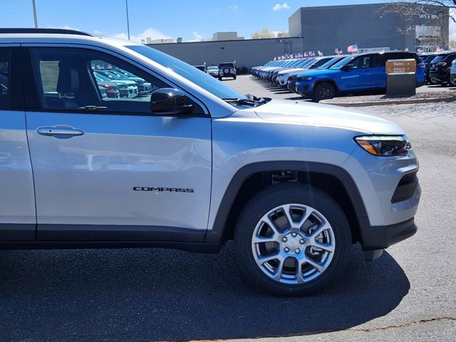 2024 Jeep Compass Latitude Lux