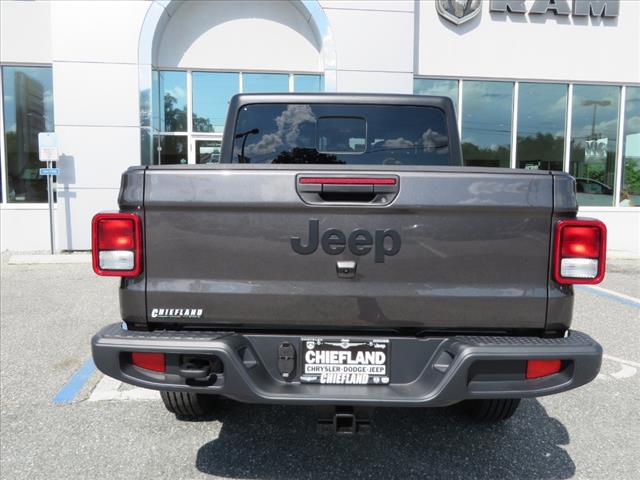 2024 Jeep Gladiator Sport S