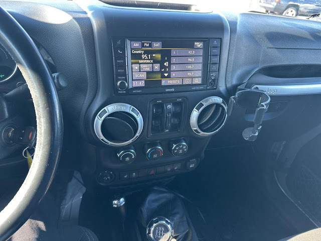 2016 Jeep Wrangler Sahara 4x4