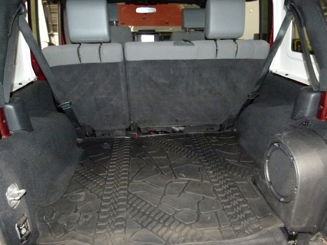 2010 Jeep Wrangler Unlimited 4WD 4dr Sahara