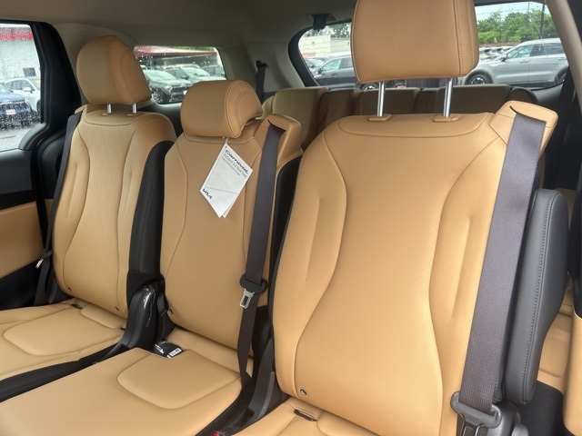 2024 Kia Carnival LX Seat Package