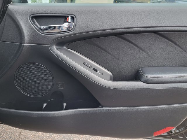 2016 Kia Forte 5-Door SX
