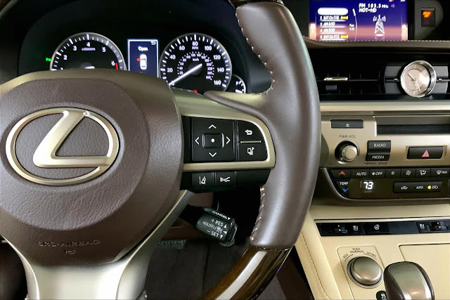 2017 Lexus ES Base