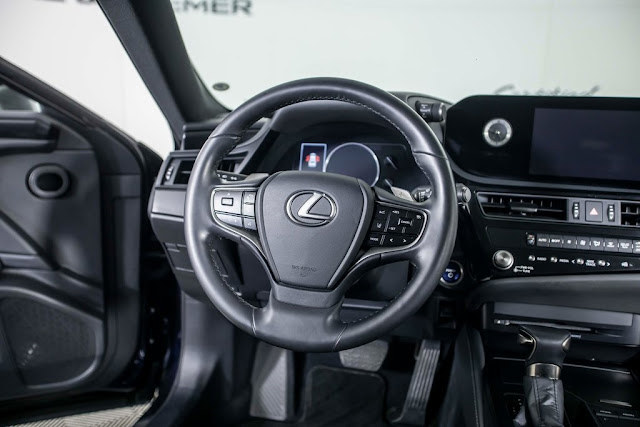 2022 Lexus ES 300h