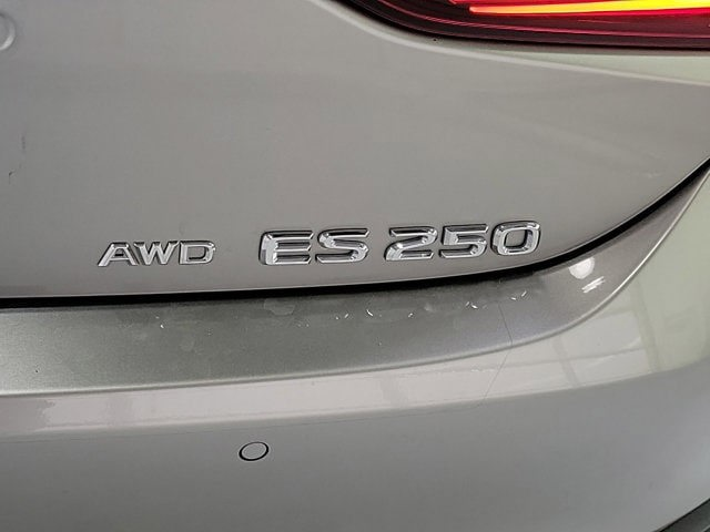 2021 Lexus ES 250