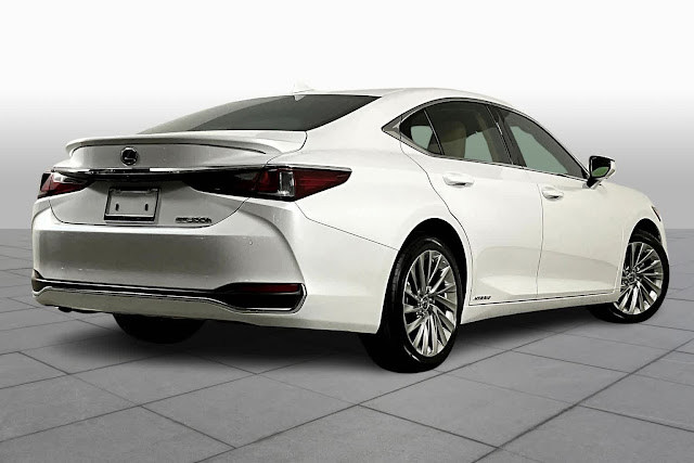 2022 Lexus ES Luxury