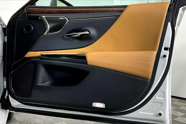 2022 Lexus ES Luxury