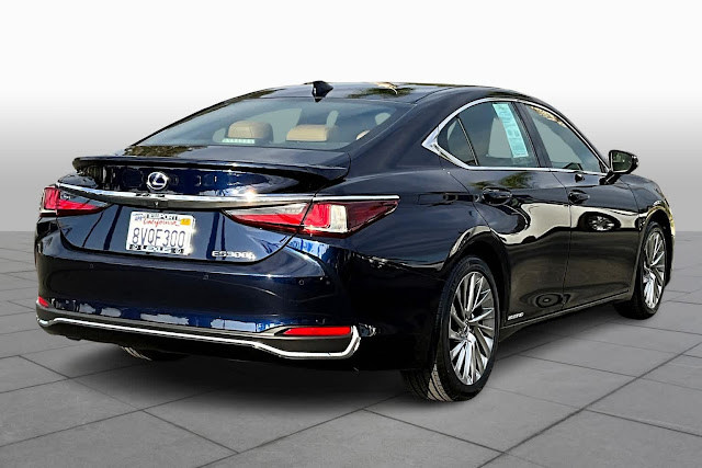 2021 Lexus ES Luxury