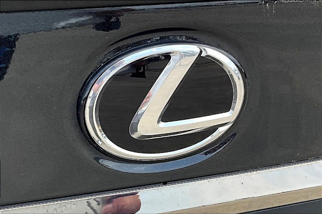 2022 Lexus ES F SPORT