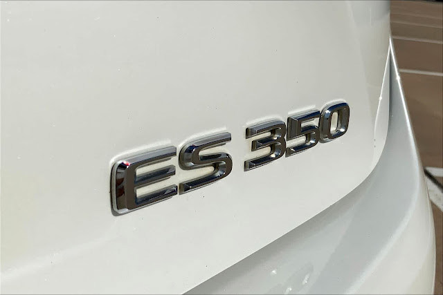 2013 Lexus ES 350 4dr Sdn