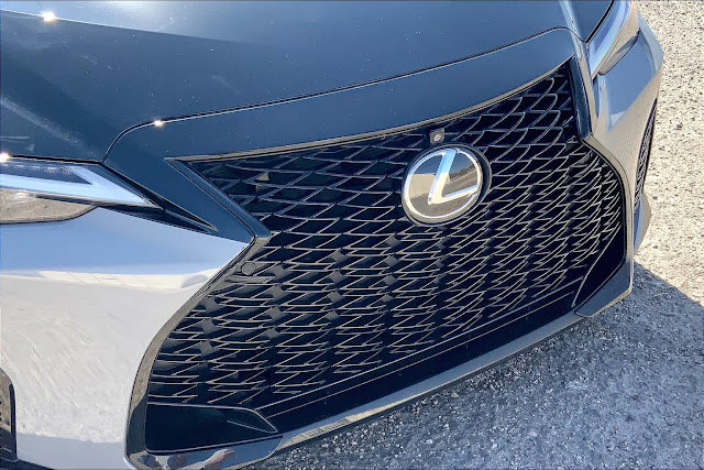 2023 Lexus IS F SPORT Design