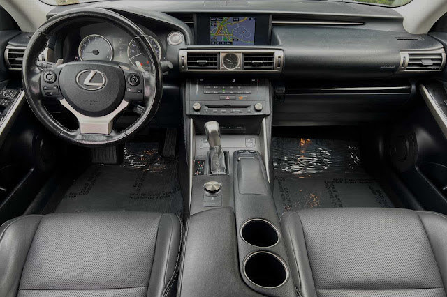 2016 Lexus IS 200t Base