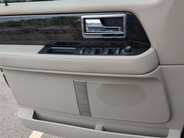 2016 Lincoln Navigator Select