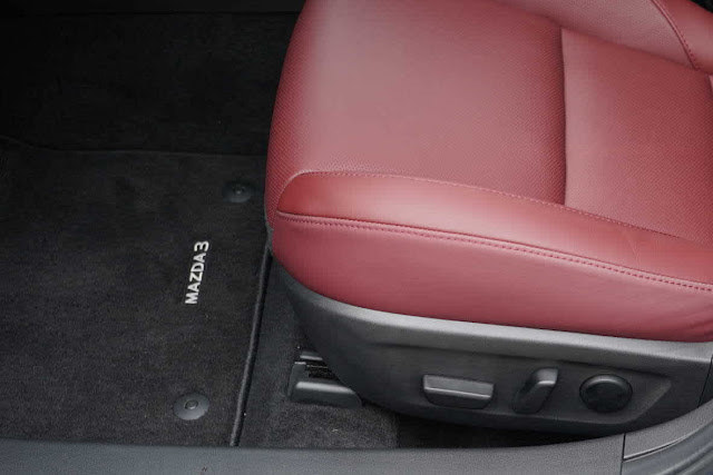 2023 Mazda MAZDA3 2.5 S Carbon Edition