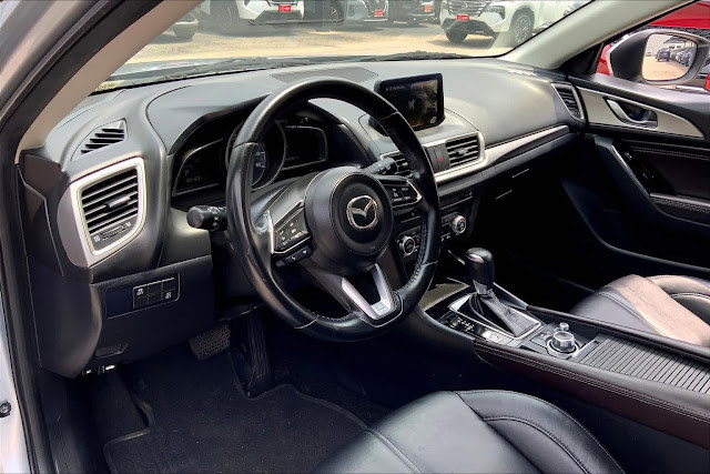 2017 Mazda Mazda3 5-Door Touring