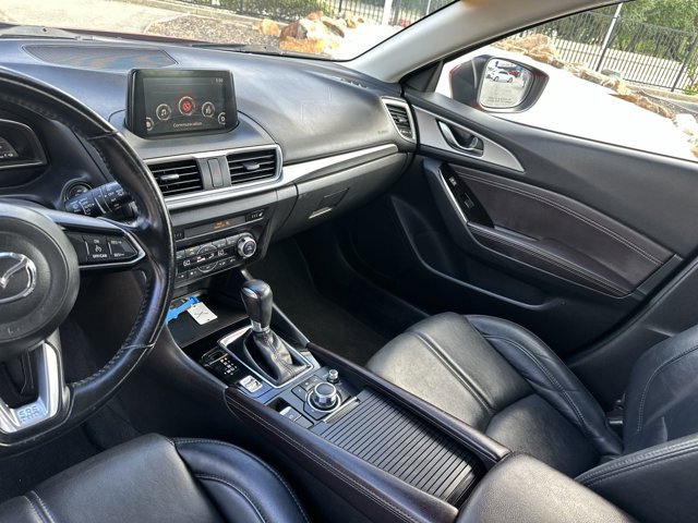 2017 Mazda Mazda3 5-Door Touring 2.5