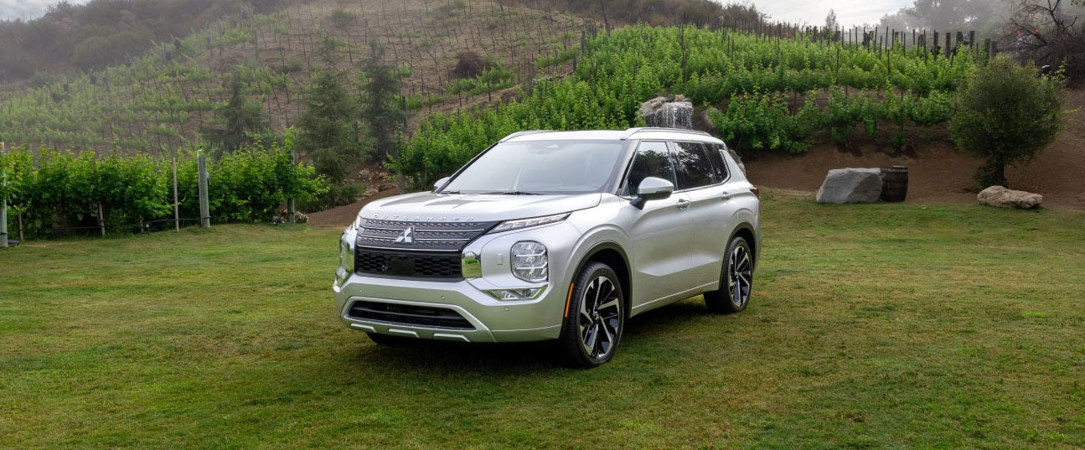 2024 Mitsubishi Outlander SE