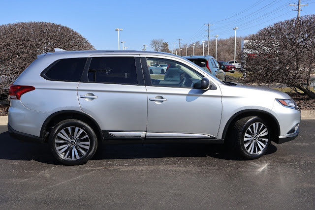 2019 Mitsubishi Outlander ES