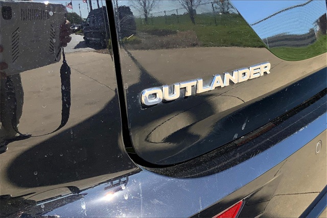 2022 Mitsubishi Outlander Black Edition