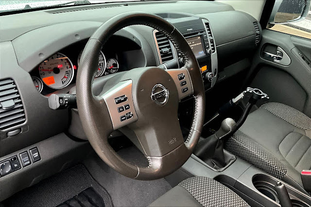 2019 Nissan Frontier PRO-4X Crew Cab 4x4 Manual