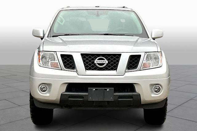 2019 Nissan Frontier PRO-4X Crew Cab 4x4 Manual