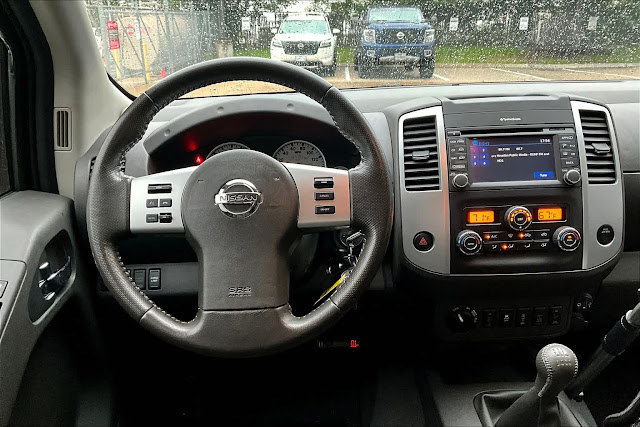 2019 Nissan Frontier PRO-4X Crew Cab 4x4 Manual