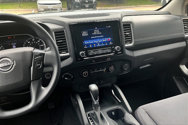 2023 Nissan Frontier SV Crew Cab 4x4 Auto