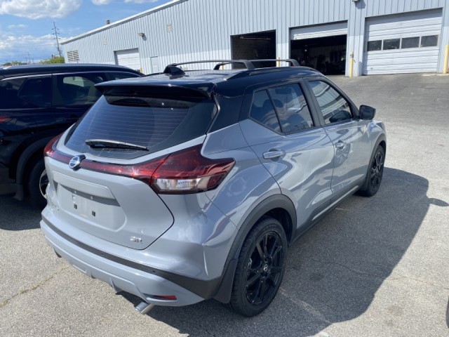 2021 Nissan Kicks SR