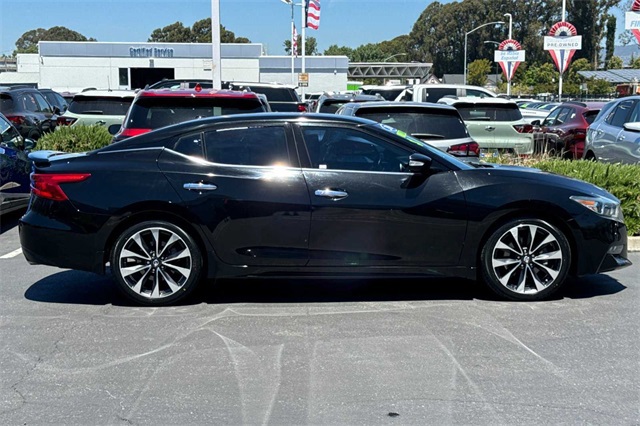 2016 Nissan Maxima SR