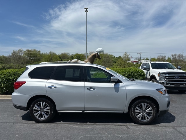 2020 Nissan Pathfinder SL