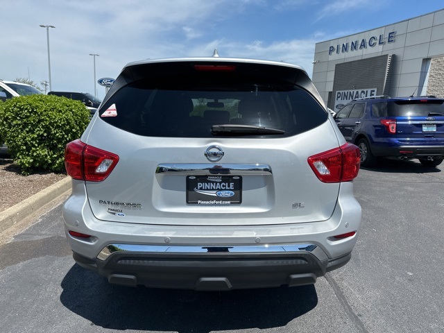 2020 Nissan Pathfinder SL