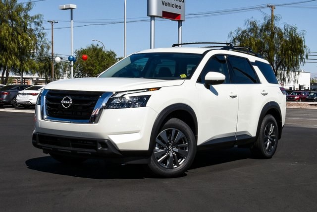 2024 Nissan Pathfinder SV