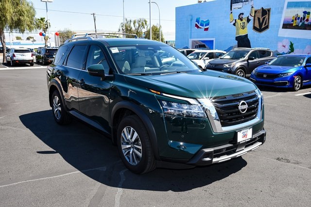 2024 Nissan Pathfinder SL