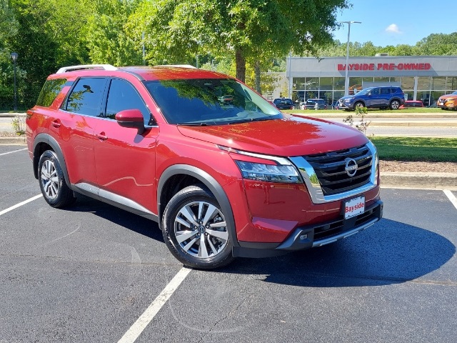 2022 Nissan Pathfinder SL