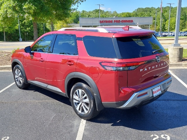 2022 Nissan Pathfinder SL