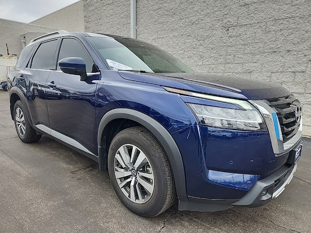 2023 Nissan Pathfinder SL