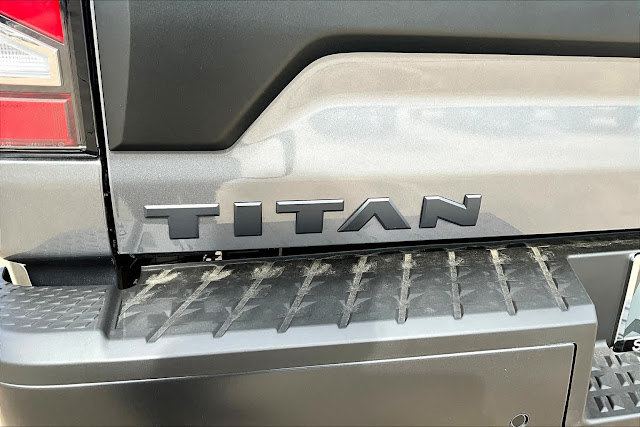 2024 Nissan Titan PRO-4X 4x4 Crew Cab