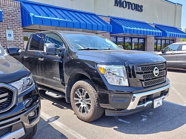 2022 Nissan Titan SV 4WD Crew Cab w/ Convenience/Utility P