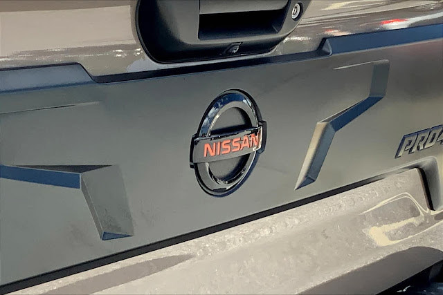 2021 Nissan Titan PRO-4X 4x4 Crew Cab