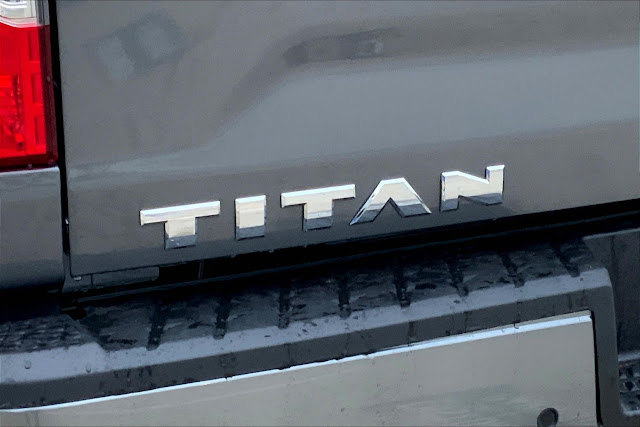 2023 Nissan Titan SV 4x4 Crew Cab