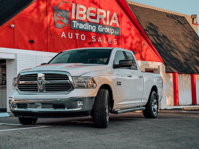 2015 Ram 1500 2WD Quad Cab 140.5 SLT Big Horn