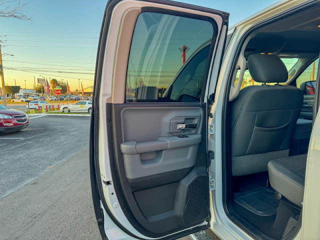 2015 Ram 1500 2WD Quad Cab 140.5 SLT Big Horn