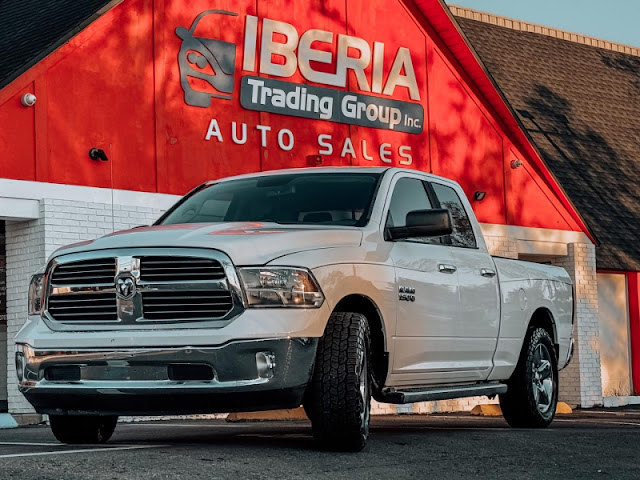 2015 Ram 1500 2WD Quad Cab 140.5 SLT Big Horn