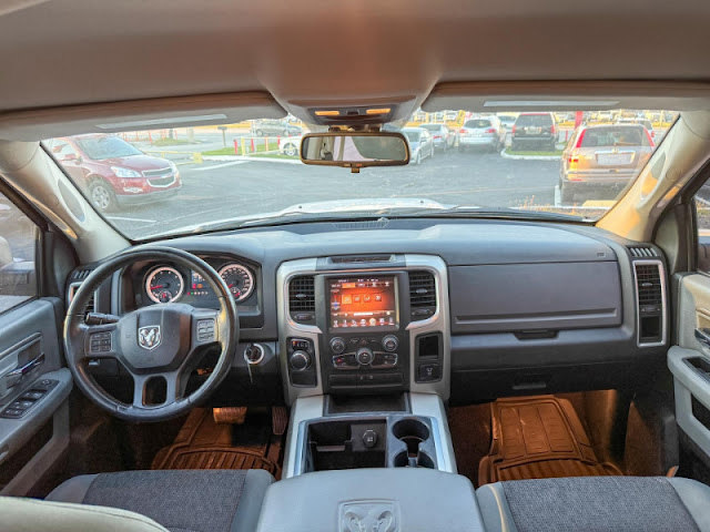 2015 Ram 1500 2WD Quad Cab 140.5 SLT Big Horn