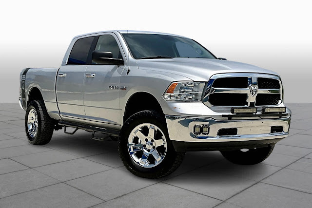 2017 Ram 1500 SLT 4x2 Crew Cab 64 Box