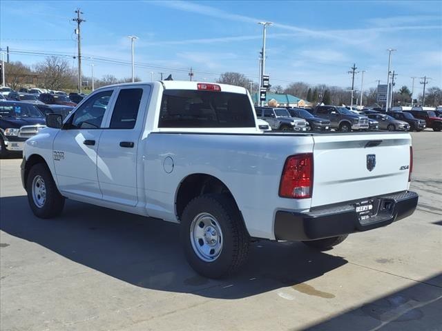 2024 Ram 1500 CLASSIC TRADESMAN QUAD CAB 4X4 6&#039;4 BOX