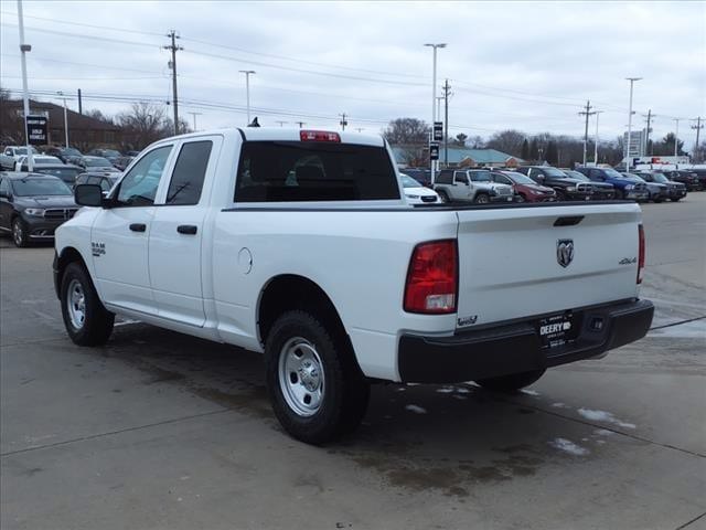 2024 Ram 1500 CLASSIC TRADESMAN QUAD CAB 4X4 6&#039;4 BOX