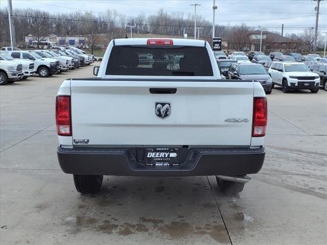 2024 Ram 1500 CLASSIC TRADESMAN QUAD CAB 4X4 6&#039;4 BOX