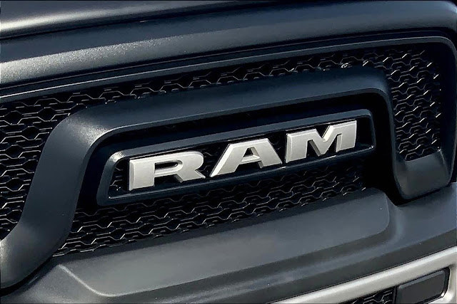 2016 Ram 1500 Rebel 4WD Crew Cab 140.5&amp;quot;
